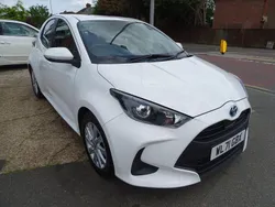 White Used 2022 Toyota Yaris Hybrid Hatchback | £12,290 (Good price)