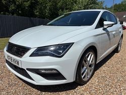Glacier white Used 2018 Seat Leon FR Hatchback | £9,750 (Fair price)