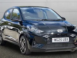 Black New 2025 Hyundai i10 Advanced Hatchback | £15,499 (Good price)