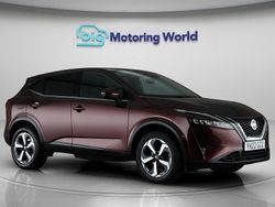 Red Used 2022 Nissan Qashqai N-Connecta SUV | £16,347 (Fair price)