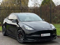 Black Used 2022 Tesla Model Y Performance SUV | £30,995 (A bit pricey)
