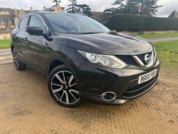 Black Used 2015 Nissan Qashqai Tekna SUV | £6,395 (Fair price)