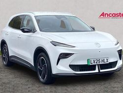 White Used 2025 MG MG5 EV Trophy Estate | £25,995