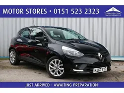 Black Used 2017 Renault Clio IV Play Hatchback | £5,495 (Fair price)