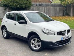 White Used 2013 Nissan Qashqai Visia SUV | £3,275 (Fair price)