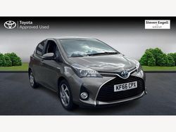 Bronze Used 2017 Toyota Yaris Hybrid Hatchback | £12,962 (Fair price)