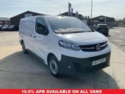 White Used 2022 Vauxhall Vivaro S Van | £11,995 (Good price)