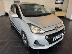 Silver Used 2017 Hyundai i10 Premium Hatchback | £8,695 (Fair price)