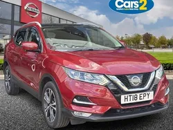Red Used 2017 Nissan Qashqai N-Connecta SUV | £10,990 (Fair price)