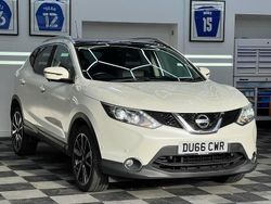 White Used 2016 Nissan Qashqai Tekna SUV | £6,999 (Fair price)