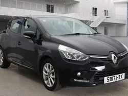 Black Used 2017 Renault Clio IV Dynamique Hatchback | £7,490 (Fair price)