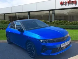 Blue Used 2024 Vauxhall Astra Ultimate Hatchback | £22,395 (Super price)