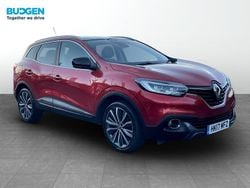 Red Used 2017 Renault Kadjar Signature SUV | £8,800 (Fair price)