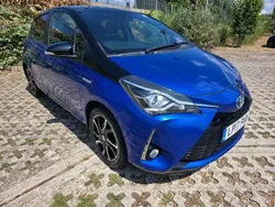 Blue/black Used 2017 Toyota Yaris Hybrid Hatchback | £10,995 (Fair price)