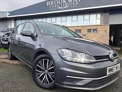 Grey Used 2018 VW Golf VII SE Estate | £7,490 (Good price)