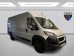 Silver Used 2018 Peugeot Boxer Van | £8,490 (Fair price)