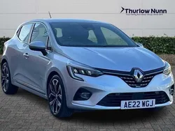 Silver Used 2022 Renault Clio V SE Hatchback | £12,840 (Fair price)