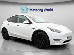 White Used 2022 Tesla Model Y Long Range SUV | £25,000 (Super price)