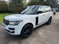White Used 2013 Land Rover Range Rover Vogue SE SUV | £17,295 (Fair price)