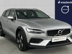 Silver Used 2021 Volvo V60 Estate | £26,300 (Good price)