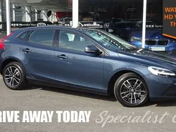 Blue Used 2019 Volvo V40 Momentum Estate | £13,000 (Fair price)