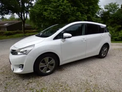 White Used 2014 Toyota Verso Trend MPV | £6,495 (A bit pricey)