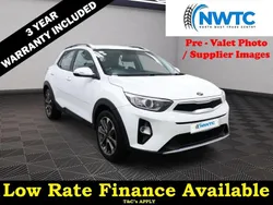 White Used 2019 Kia Stonic 2 SUV | £9,795 (Fair price)