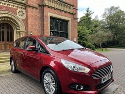 Red Used 2016 Ford S-MAX Zetec MPV | £9,932