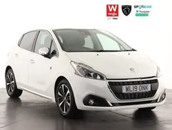 White Used 2019 Peugeot 208 Hatchback | £10,299
