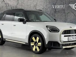 White Used 2024 Mini Countryman Exclusive SUV | £36,820 (Fair price)