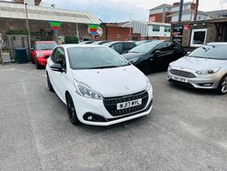 White Used 2017 Peugeot 208 Hatchback | £5,995 (Fair price)