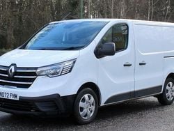 White Used 2022 Renault Trafic Business MPV | £14,500 (Good price)