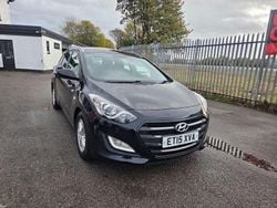 Black Used 2015 Hyundai i30 SE Estate | £4,099 (Fair price)