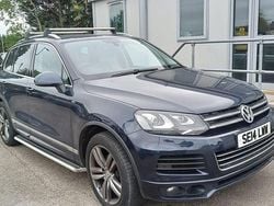 Blue Used 2014 VW Touareg R-line SUV | £9,795 (Fair price)