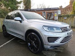 Silver Used 2015 VW Touareg R-line SUV | £14,495 (Fair price)