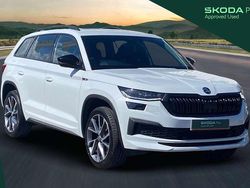 Moon white metallic Used 2022 Skoda Kodiaq SportLine SUV | £27,992 (Fair price)