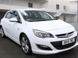 White Used 2014 Vauxhall Astra SRi Hatchback | £2,499 (Good price)
