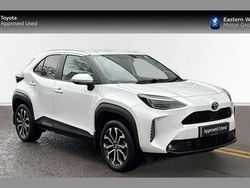 White Used 2021 Toyota Yaris Hybrid Design SUV | £19,999 (Fair price)