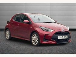 Red Used 2021 Toyota Yaris Hybrid Hatchback | £14,650 (Fair price)