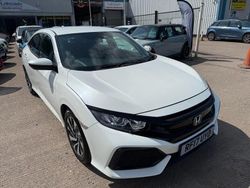 White Used 2017 Honda Civic SE Hatchback | £10,499 (Fair price)