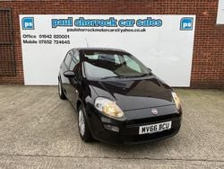 Black Used 2016 Fiat Punto Pop Hatchback | £3,394 (Fair price)