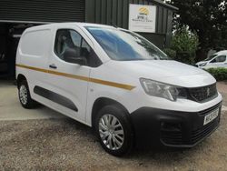 White Used 2020 Peugeot Partner Van | £9,495 (Fair price)