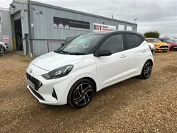 White Used 2020 Hyundai i10 Premium Hatchback | £10,490 (A bit pricey)