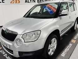 Brilliant silver metallic Used 2012 Skoda Yeti SE SUV | £5,699 (Fair price)