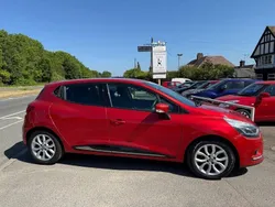 Red Used 2017 Renault Clio IV Dynamique Hatchback | £5,695 (Fair price)