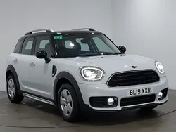 White Used 2019 Mini Cooper Countryman Classic SUV | £14,998 (Fair price)