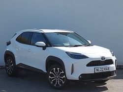 White Used 2022 Toyota Yaris Hybrid Design Estate | £17,998 (Good price)