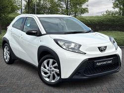 White Used 2023 Toyota Aygo X PURE SUV | £11,861