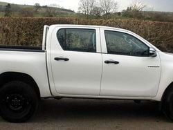 White Used 2017 Toyota HiLux Active Pickup | £14,995 (Fair price)