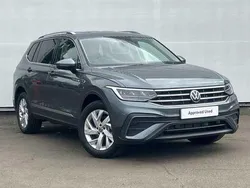 Black New 2025 VW Tiguan Allspace Life SUV | £30,998 (Fair price)